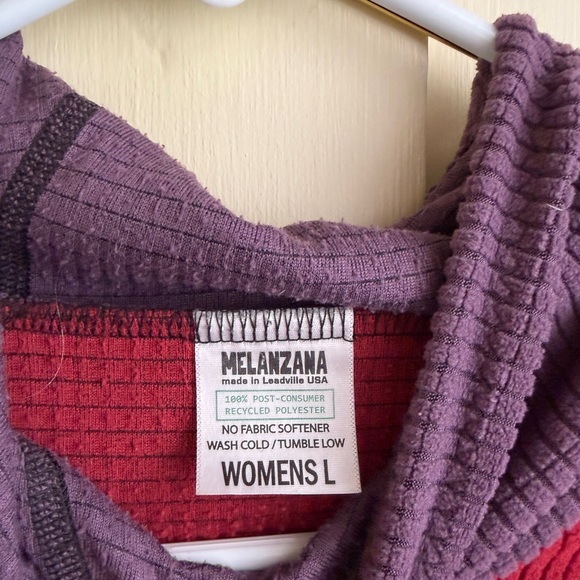 Melanzana Two-Tone Waffle Hooded Pullover in Red & Purple - Picture 3 of 3